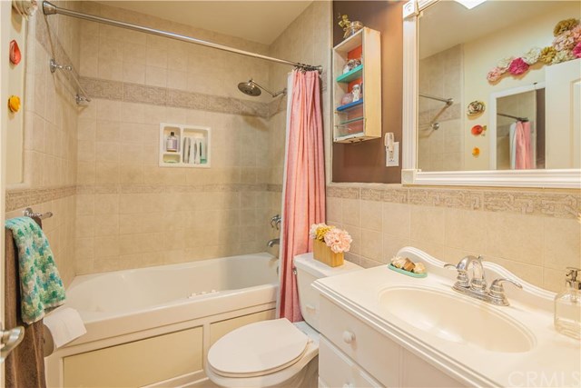 1330 South Bender Avenue, Glendora, CA 91740