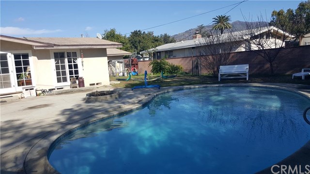 918 East Walnut Avenue, Glendora, CA 91741