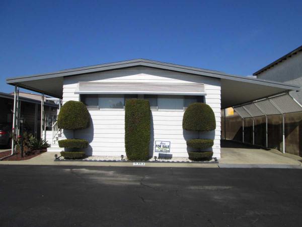 Twin Oaks Mobile Home Park3800 Bradford StreetLa Verne, CA 91750