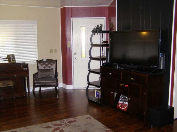 Foothill Terrace Mobile Home Park4095 Fruit St. #864La Verne, CA 91750
