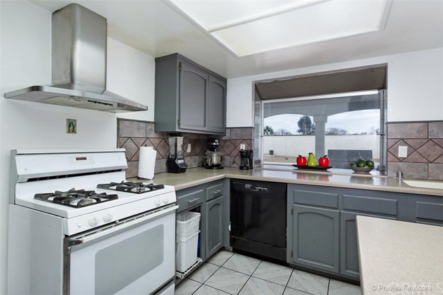 5948 Aurora Avenue, Jurupa Valley, CA 91752