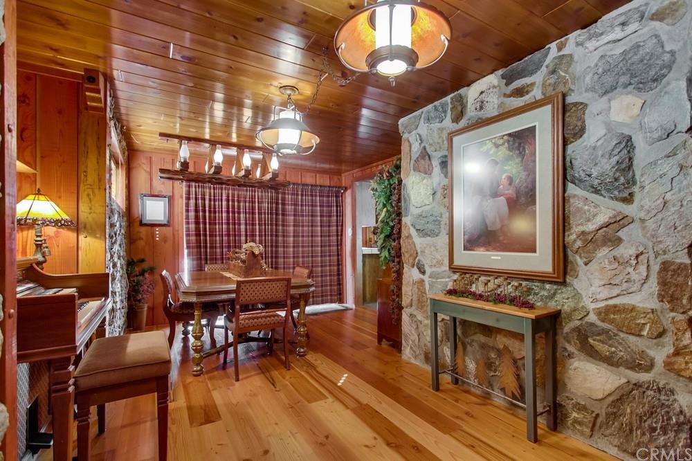 27 Mt Baldy Road, Mt Baldy, CA 91759