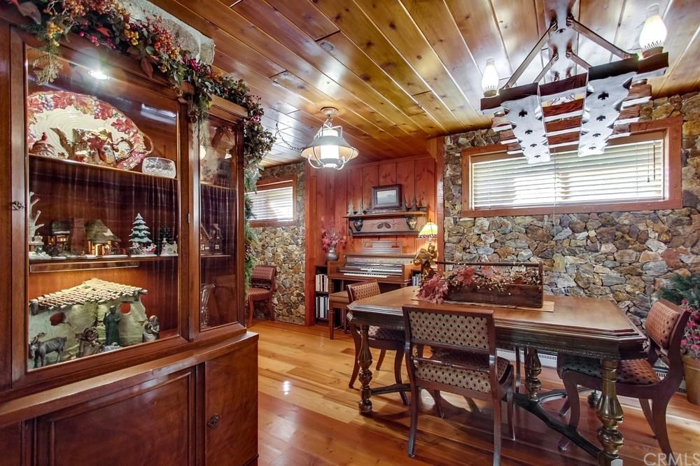 27 Mt Baldy Road, Mt Baldy, CA 91759