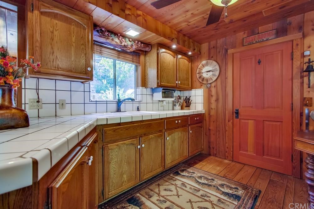 27 Mt Baldy Road, Mt Baldy, CA 91759