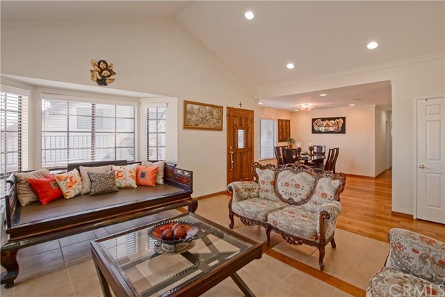 25 Meadow View Drive, Pomona, United States 91766