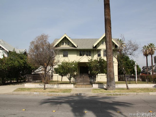 561 E Pasadena St