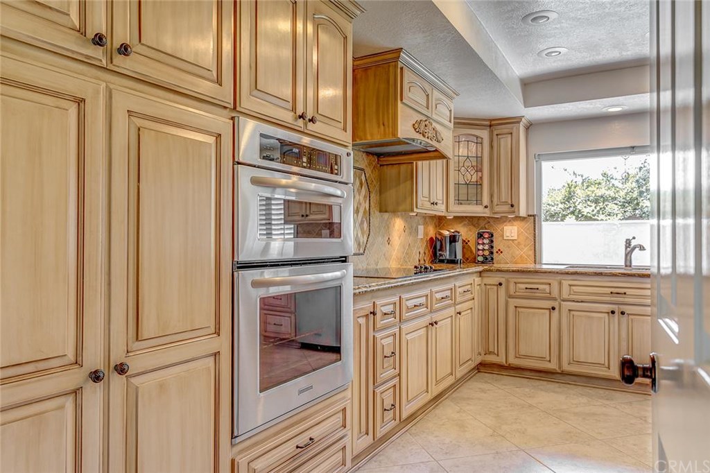 820 Calle Del Sol, Upland, CA 91784