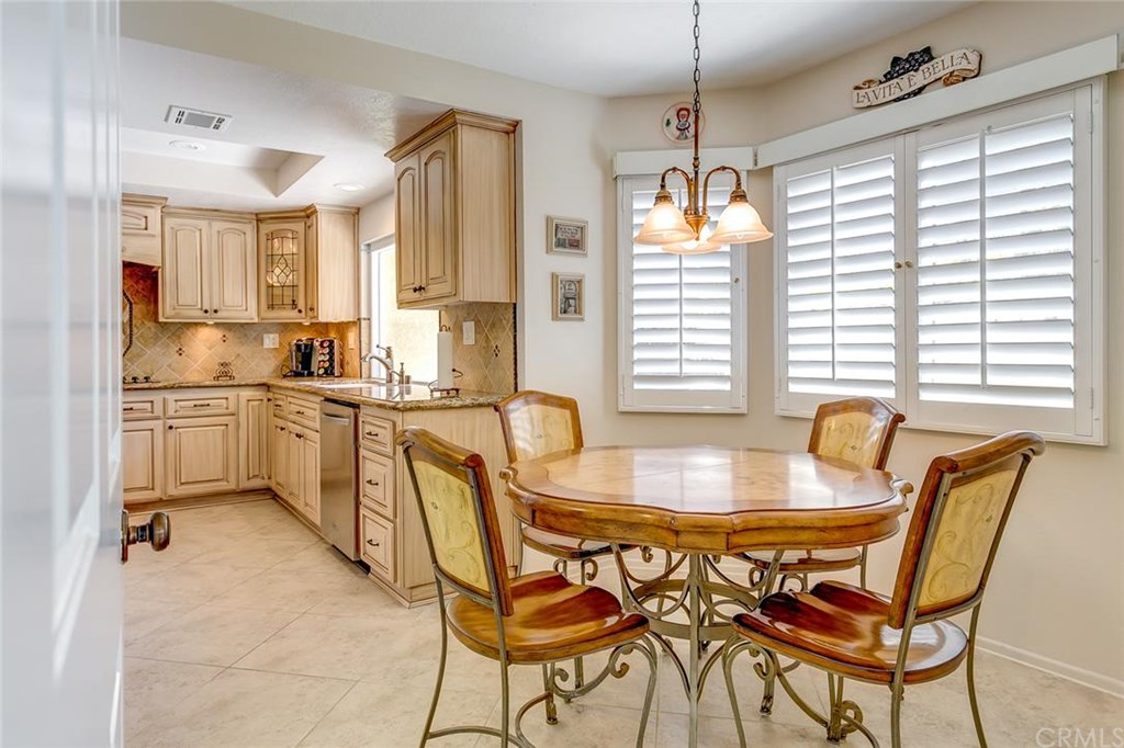 820 Calle Del Sol, Upland, CA 91784