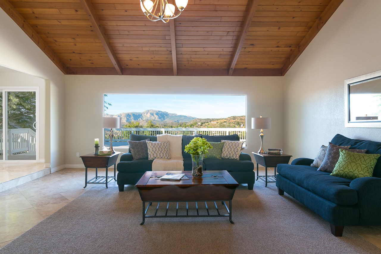 940 S Grade Rd, Alpine, CA 91901
