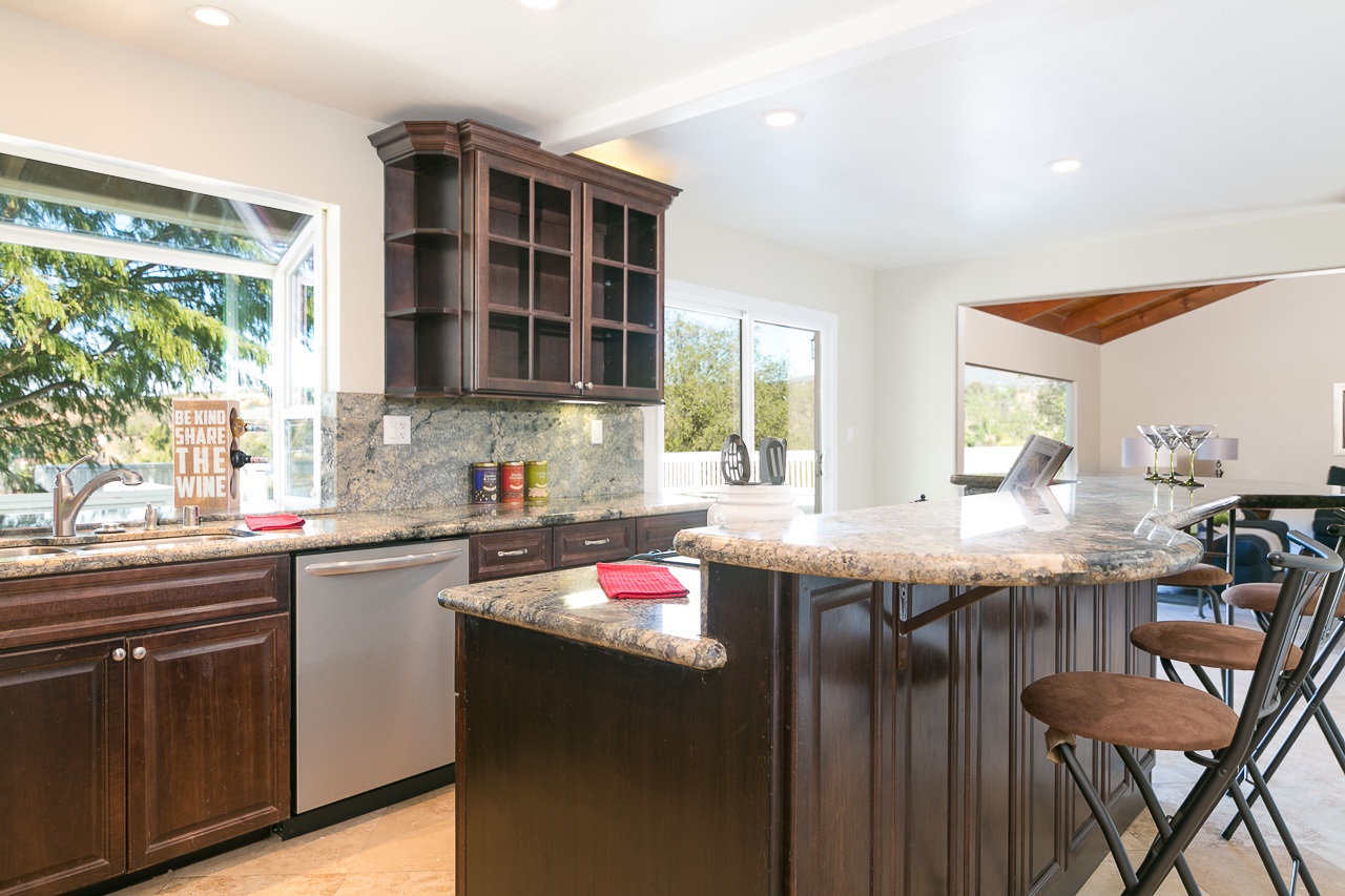 940 S Grade Rd, Alpine, CA 91901
