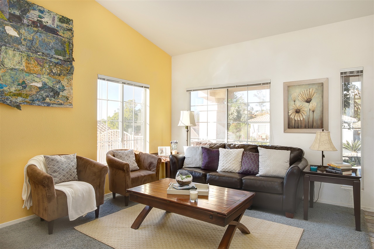 2673 Lobelia Rd, Alpine, CA 91901
