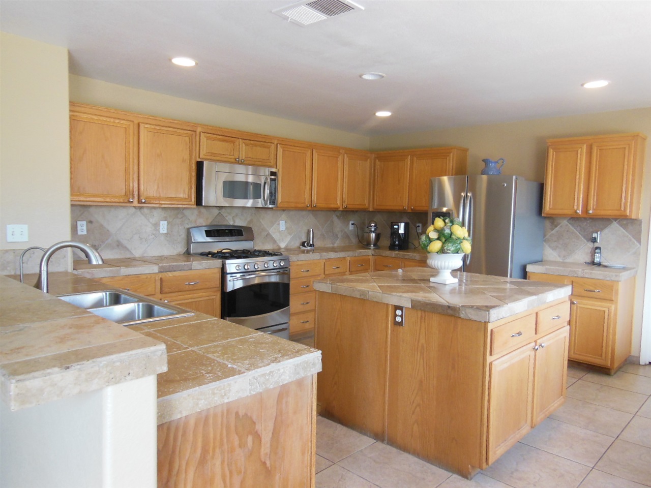 2576 Green Valley Rd, Chula Vista, CA 91915
