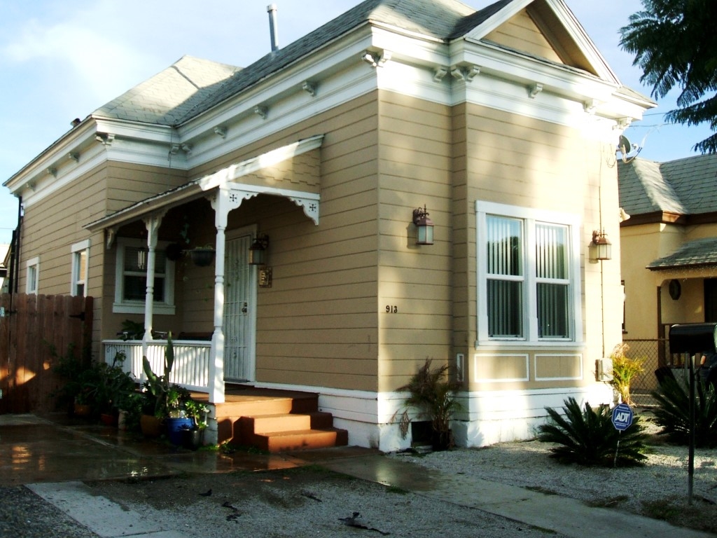 742 Paradise Way