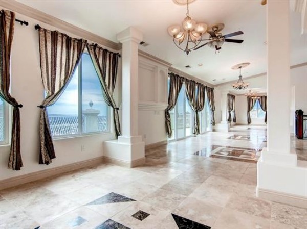 9721 Date St, Spring Valley, United States 91977