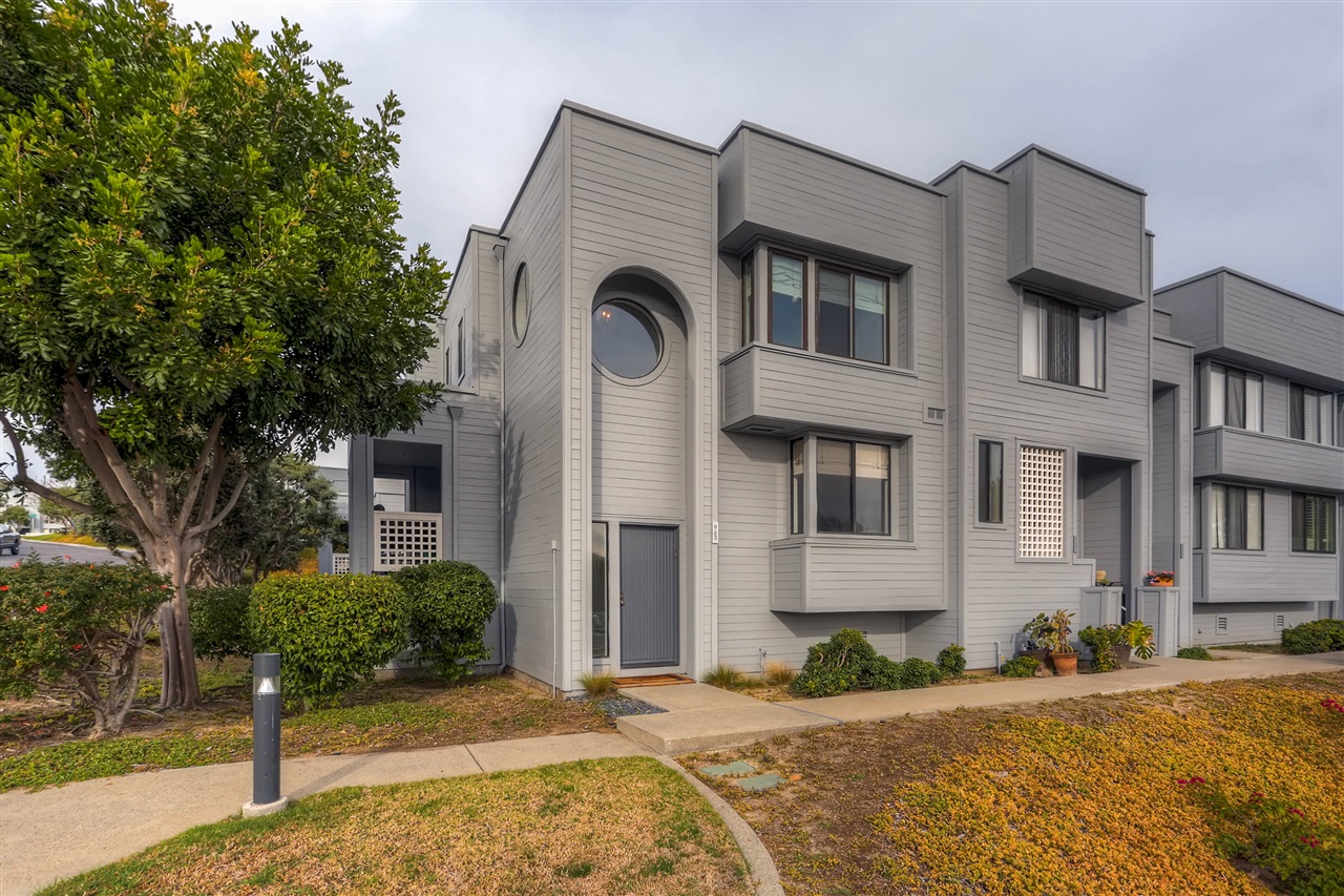 963 Intrepid Ct, Del Mar, CA 92014