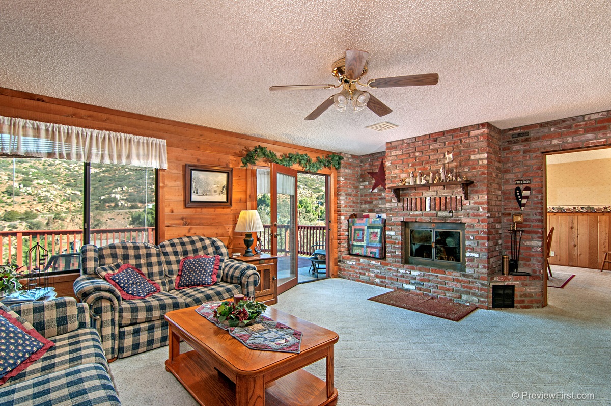 2047 Forester Creek Road, El Cajon, CA 92021