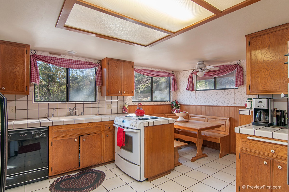 2047 Forester Creek Road, El Cajon, CA 92021