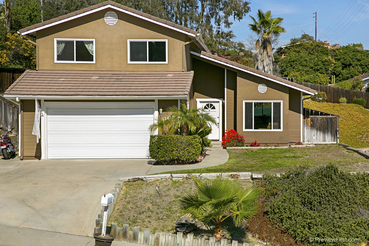 12478 Skyhigh Ct, El Cajon, CA 92021