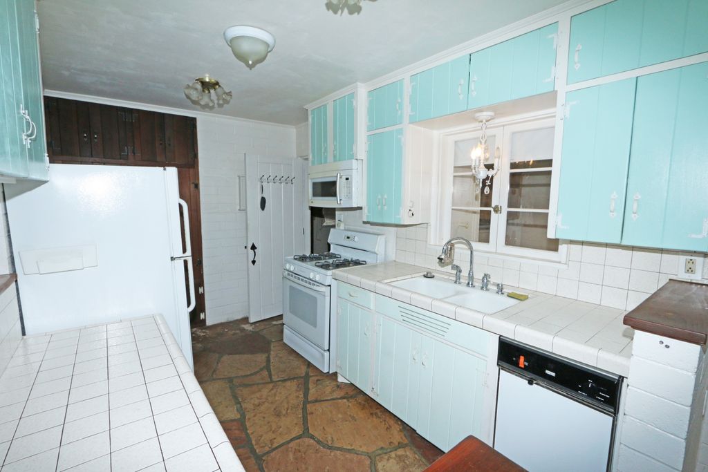 320-322 Idaho Avenue, Escondido, United States 92025
