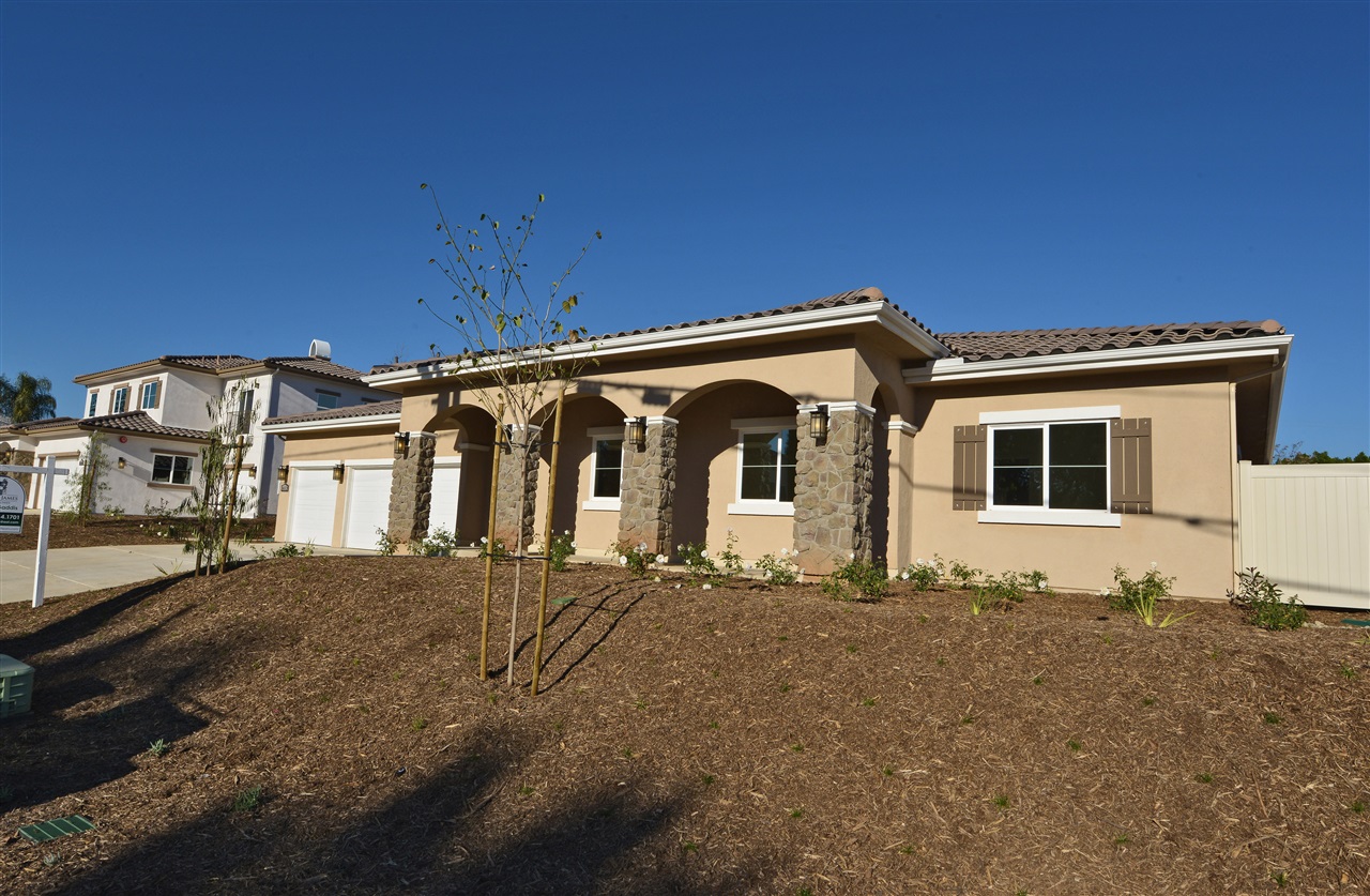 1652 S Redwood, Escondido, CA 92025