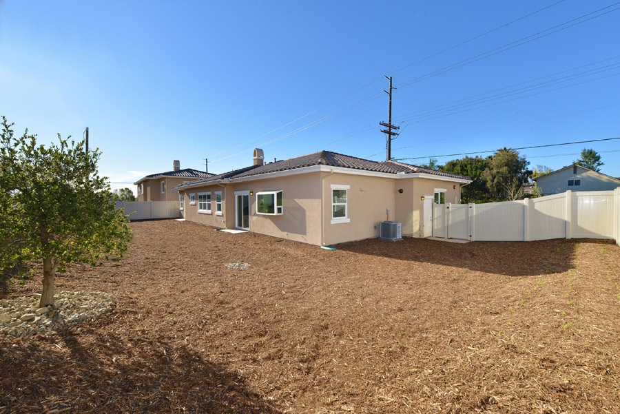 1652 S Redwood, Escondido, CA 92025
