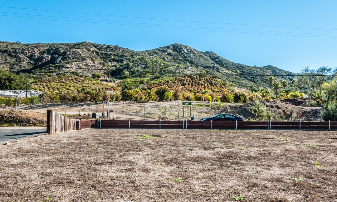 27018 N Broadway, Escondido, CA 92026