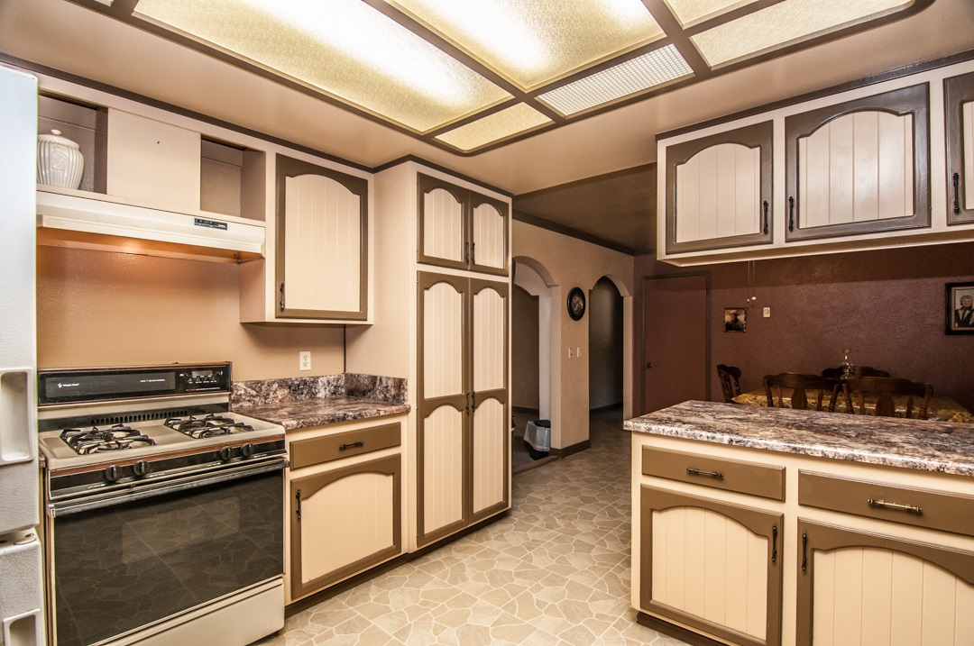 27018 N Broadway, Escondido, CA 92026