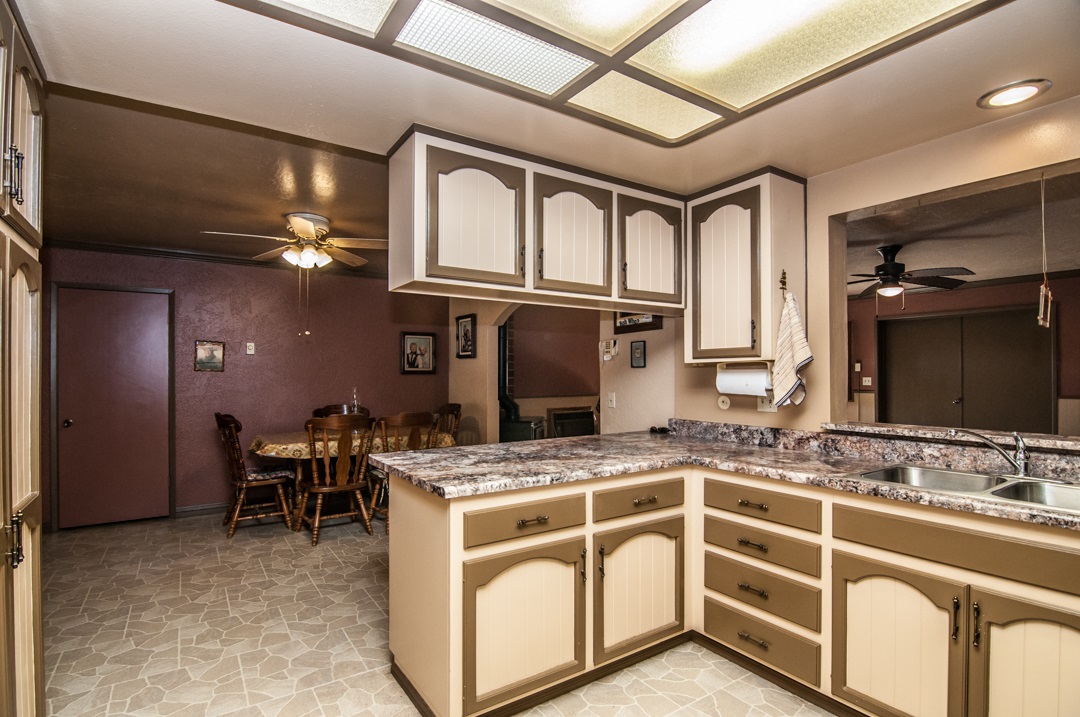 27018 N Broadway, Escondido, CA 92026