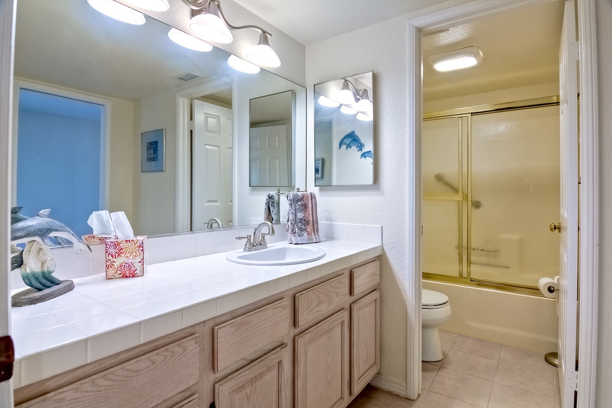 1060 Sunset Heights, Escondido, CA 92026