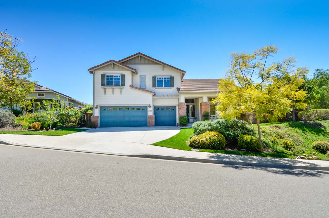 3305 Oak Bluff Place, Escondido, United States 92027
