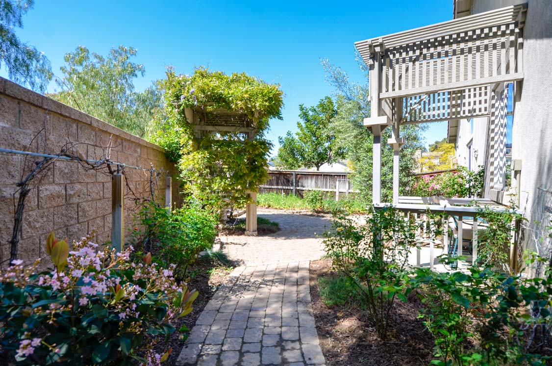 3305 Oak Bluff Place, Escondido, United States 92027