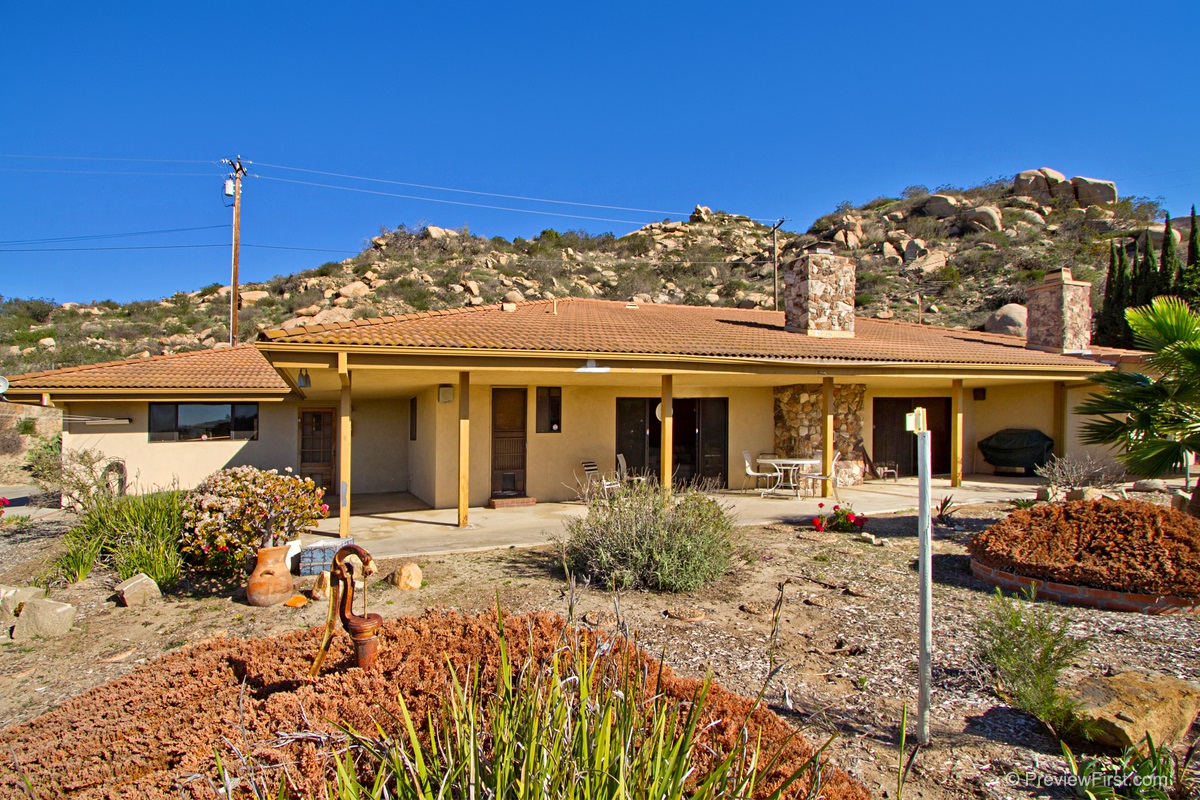 2305 Helen Rd, Fallbrook, CA 92028