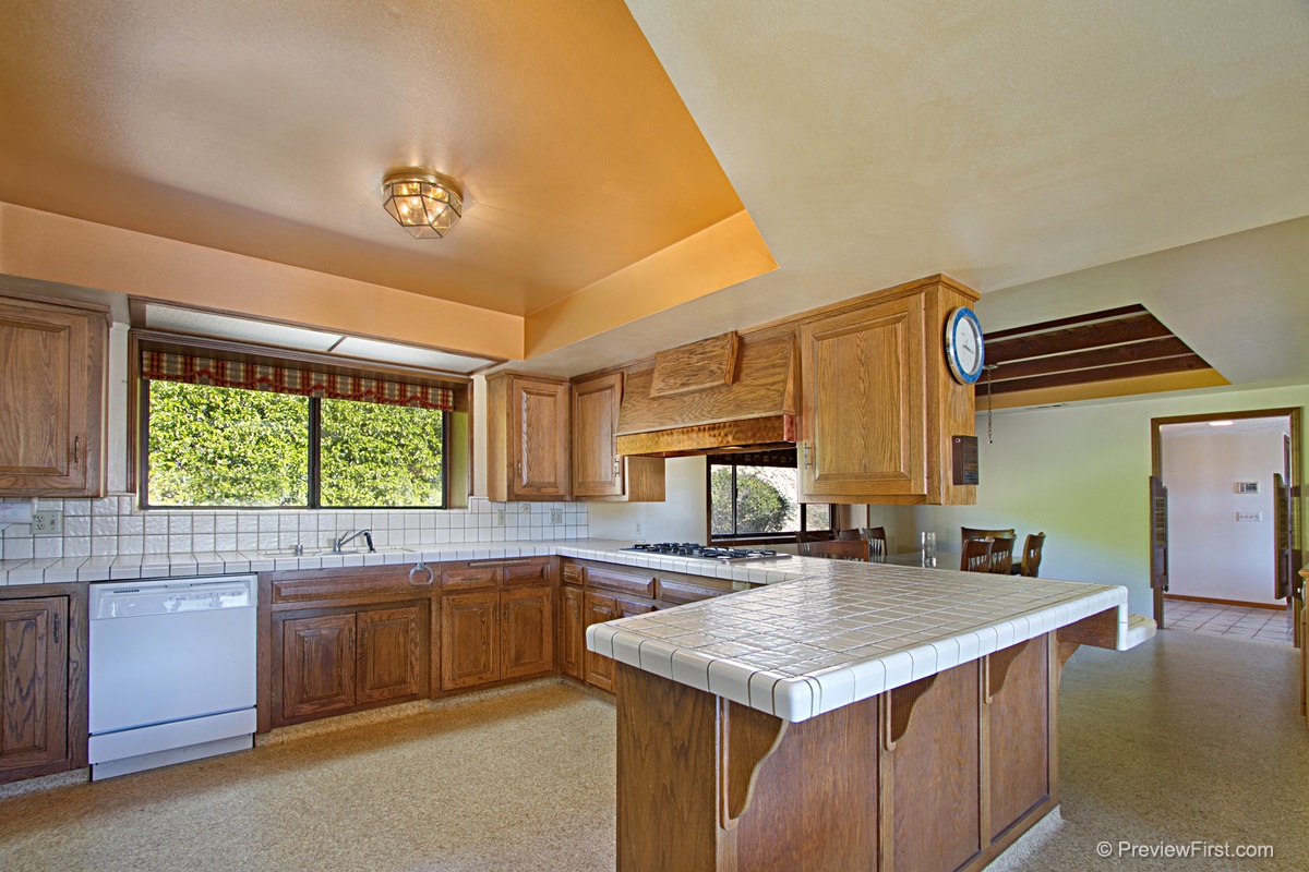 2305 Helen Rd, Fallbrook, CA 92028