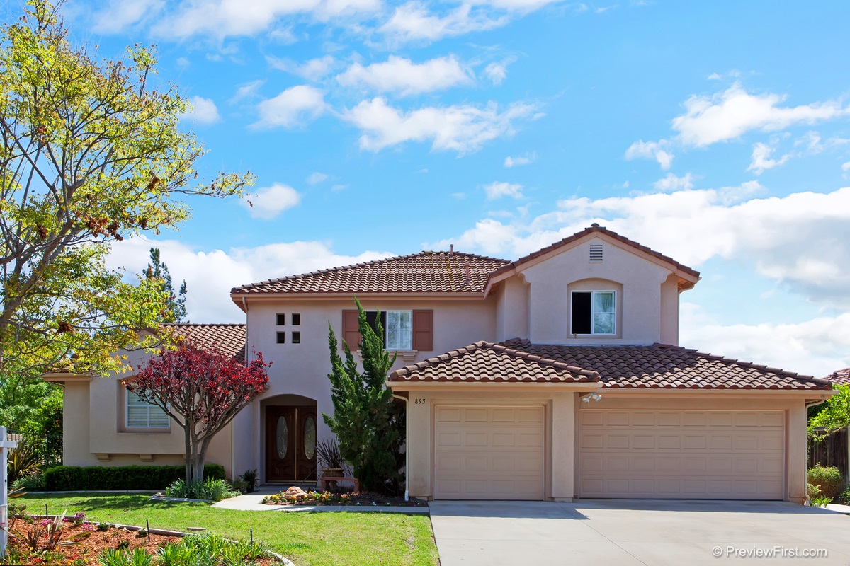 895 Inverlochy Drive, Fallbrook, CA 92028