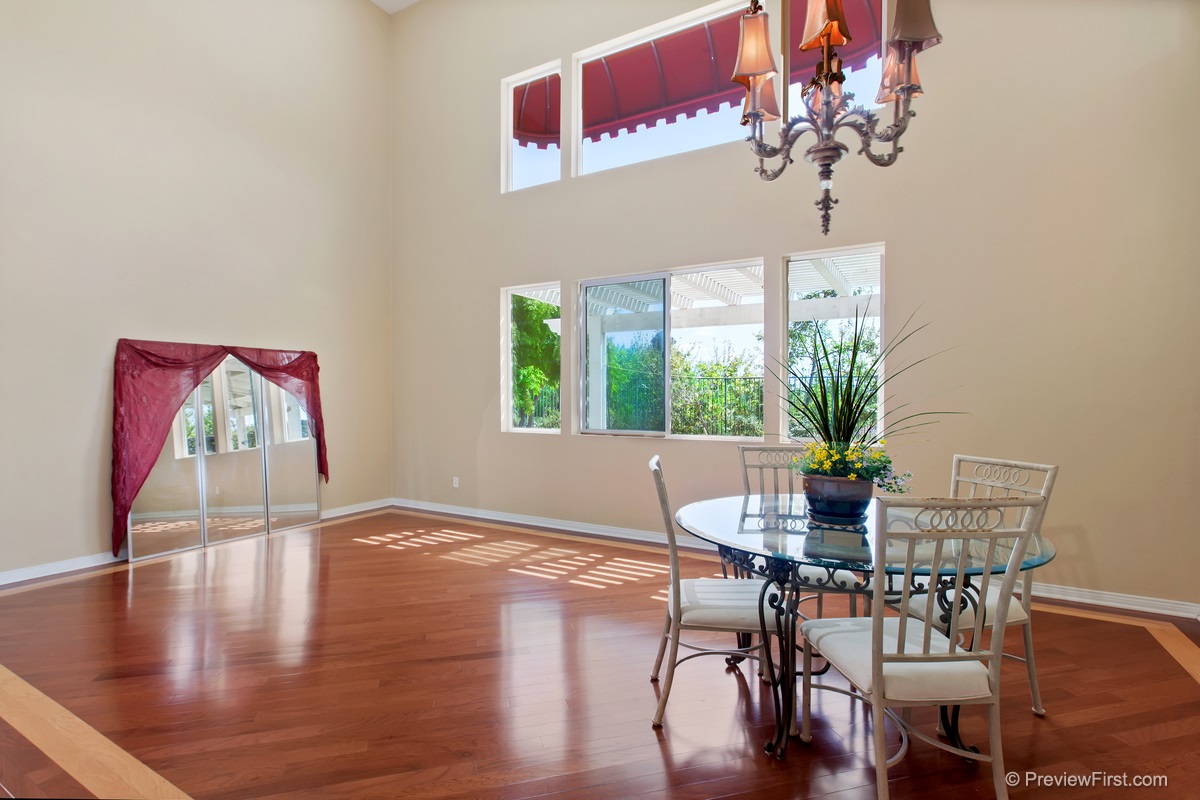 895 Inverlochy Drive, Fallbrook, CA 92028