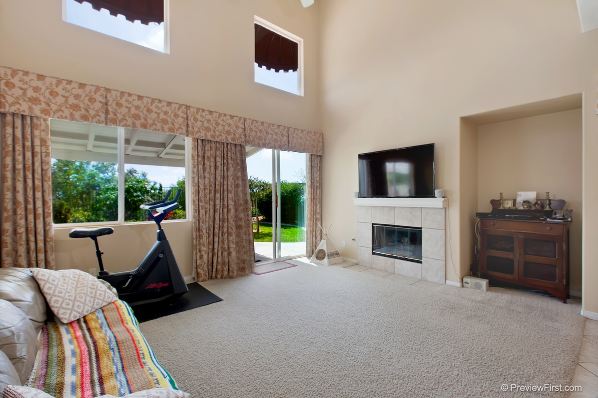 895 Inverlochy Drive, Fallbrook, CA 92028