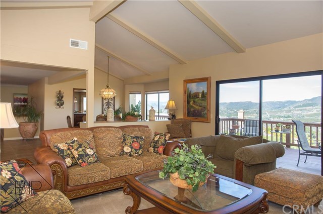 880 North Stage Coach Lane, Fallbrook, United States 92028