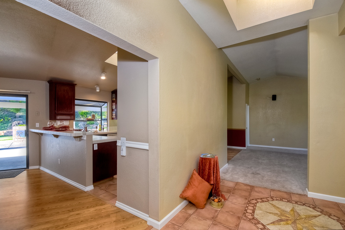 1490 Candlelight Glen, Escondido, CA 92029