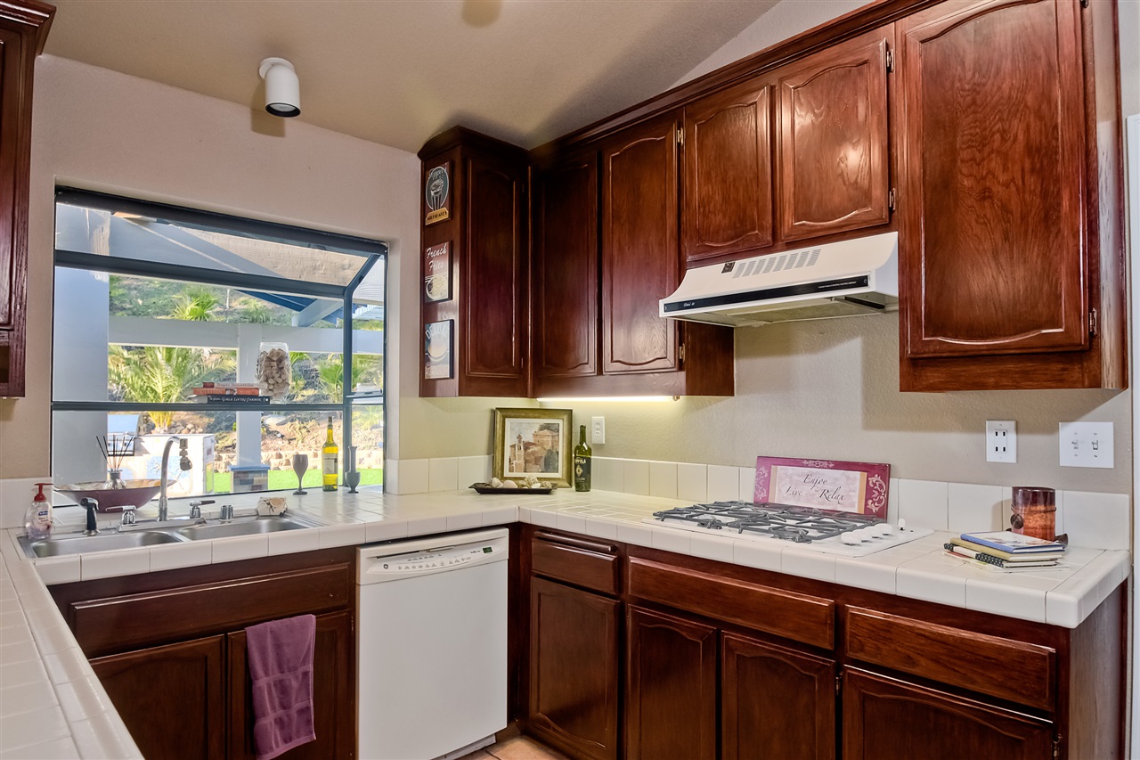 1490 Candlelight Glen, Escondido, CA 92029