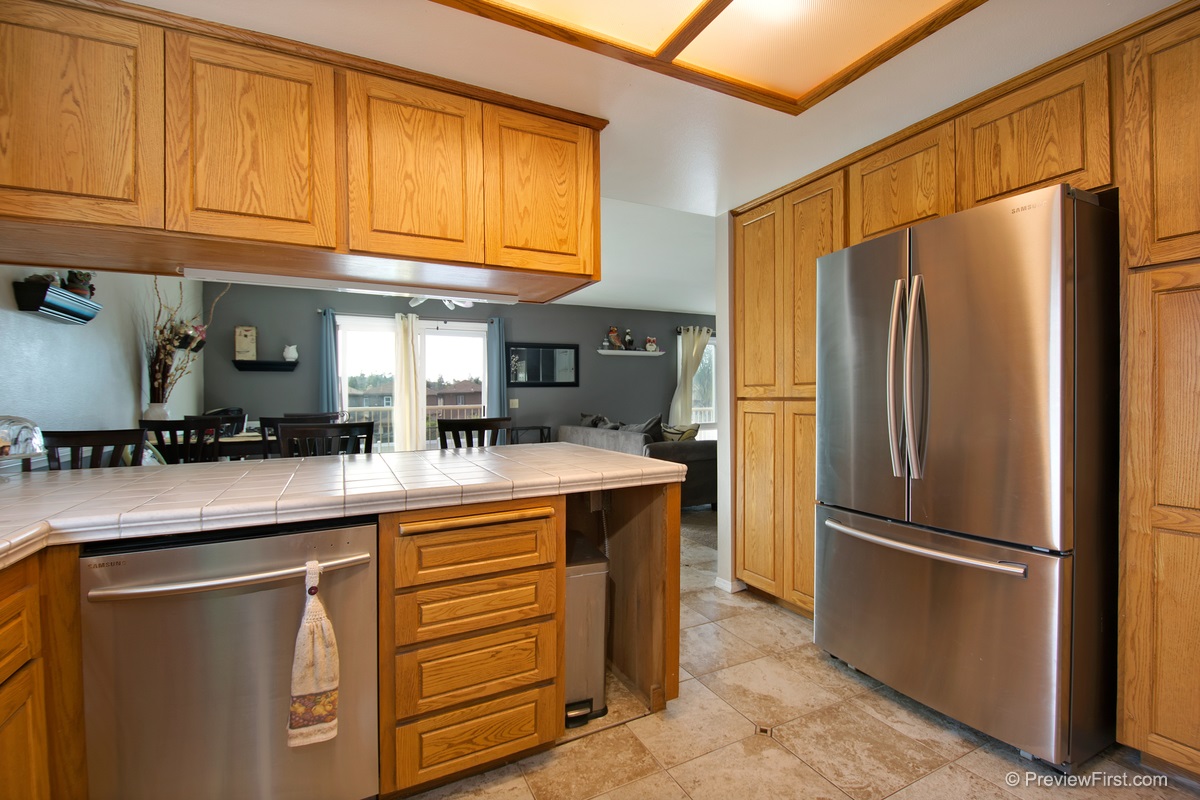9608 Farmington Dr, Lakeside, CA 92040