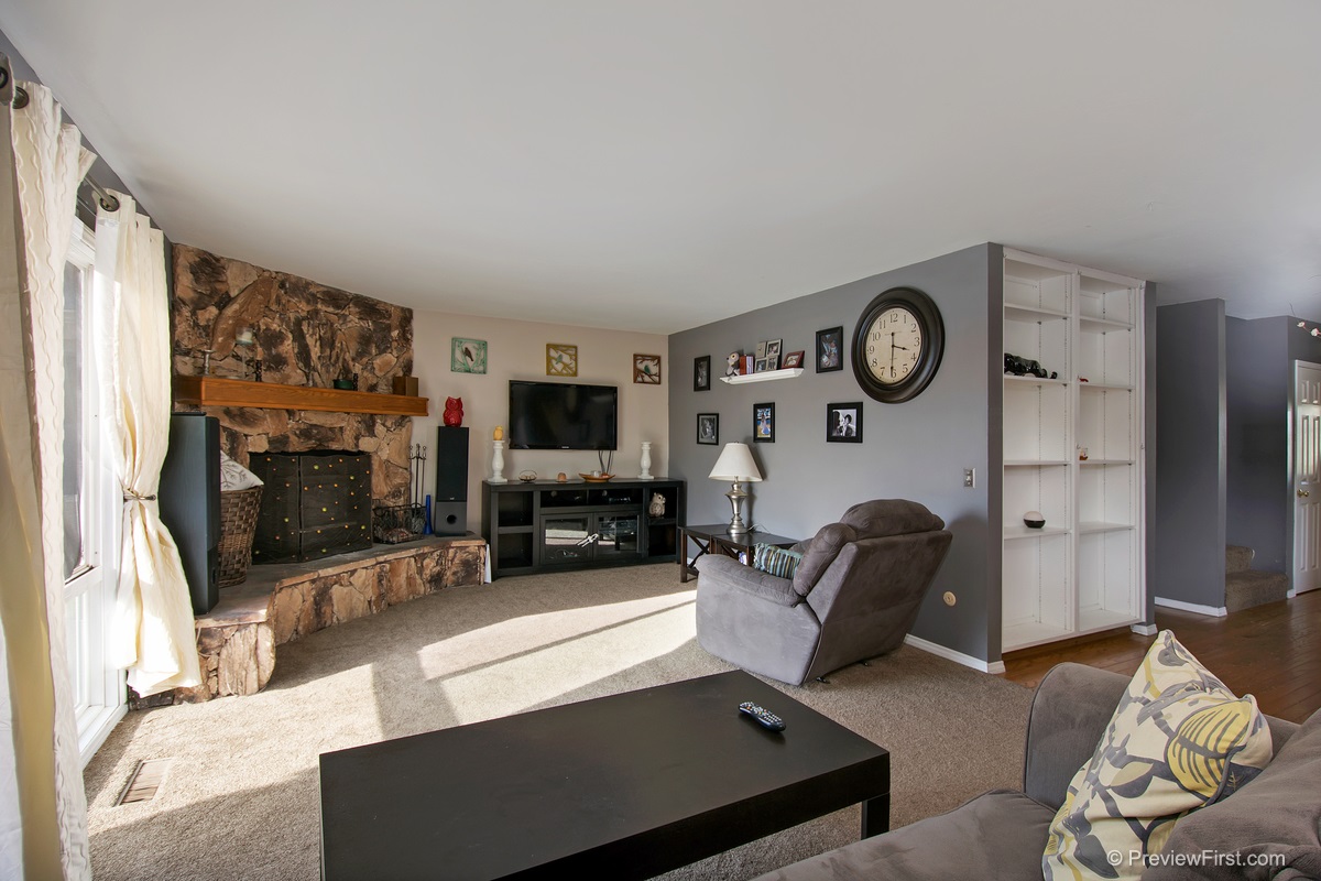 9608 Farmington Dr, Lakeside, CA 92040