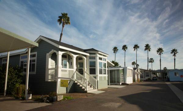Poinsettia Family and Senior MHP14005 Jasmine #192Poway, CA 92064