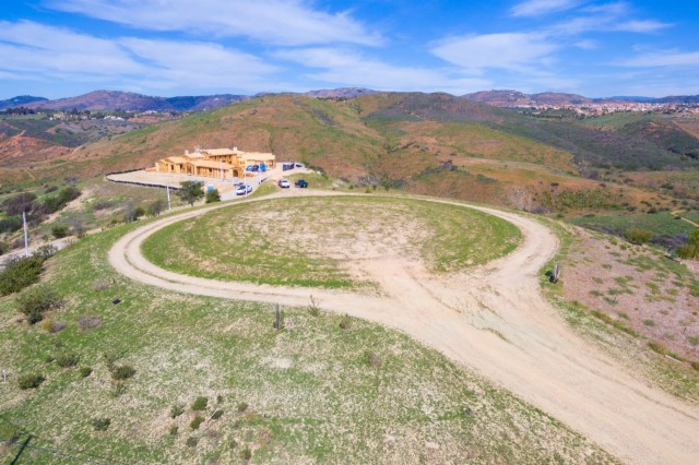 16285 Oak Creek Trail