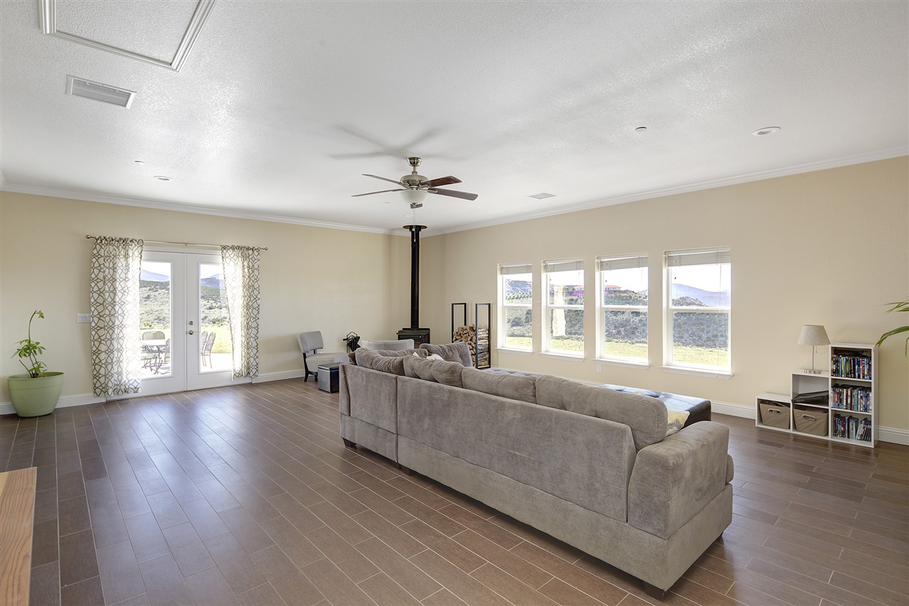 24919 Starlight Mountain Rd, Ramona, CA 92065