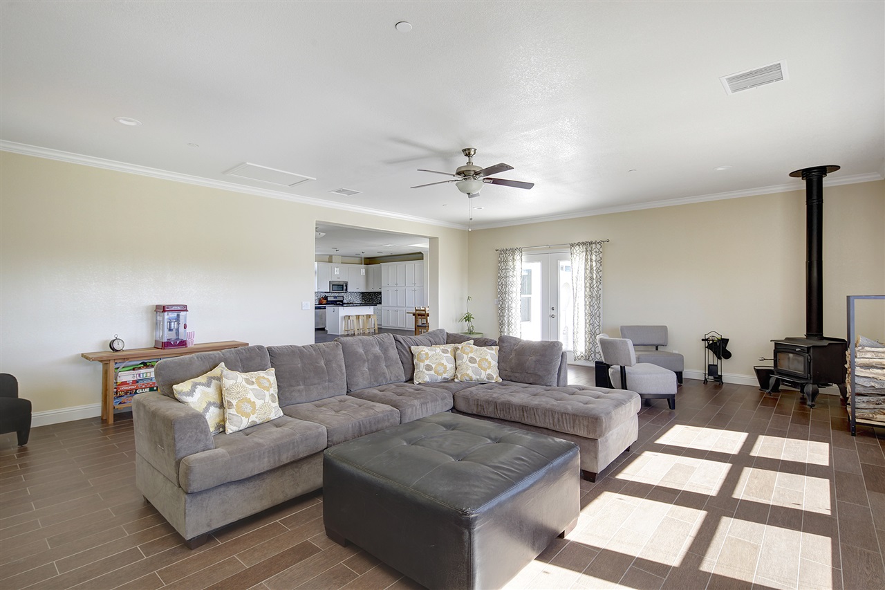24919 Starlight Mountain Rd, Ramona, CA 92065