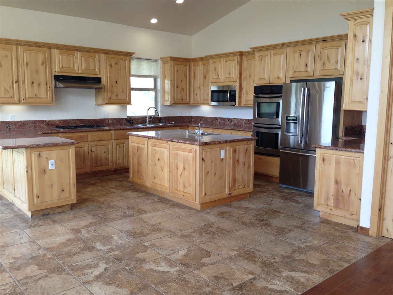 556 Hatfield Ln, Ramona, CA 92065