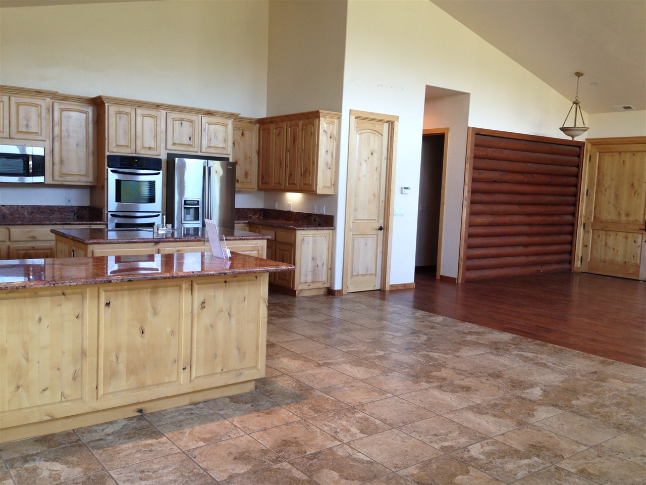 556 Hatfield Ln, Ramona, CA 92065