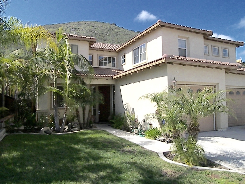 741 W Bel Esprit Circle, San Marcos, CA 92069