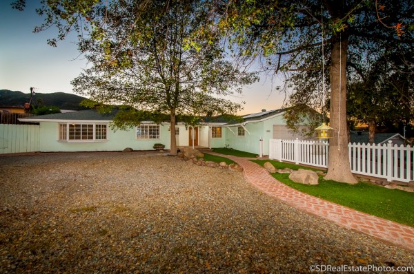 8536 Sandstone Dr, Santee, United States 92071