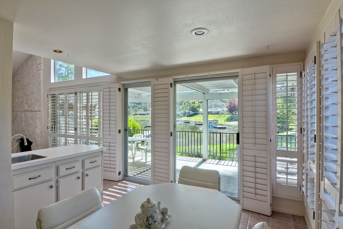 1575 Via Brisa Del Lago, San Marcos, CA 92078